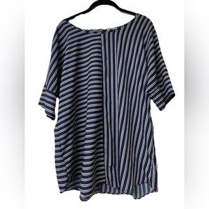 Navy Striped Short Sleeved Blouse Size 1X lightweight, tunic, fun